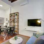 Home4U Duplex By The Cathedral